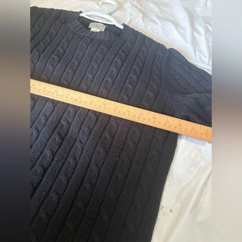 L.L. Bean vintage mens black cable knit sweater wool size medium - Picture 6 of 7